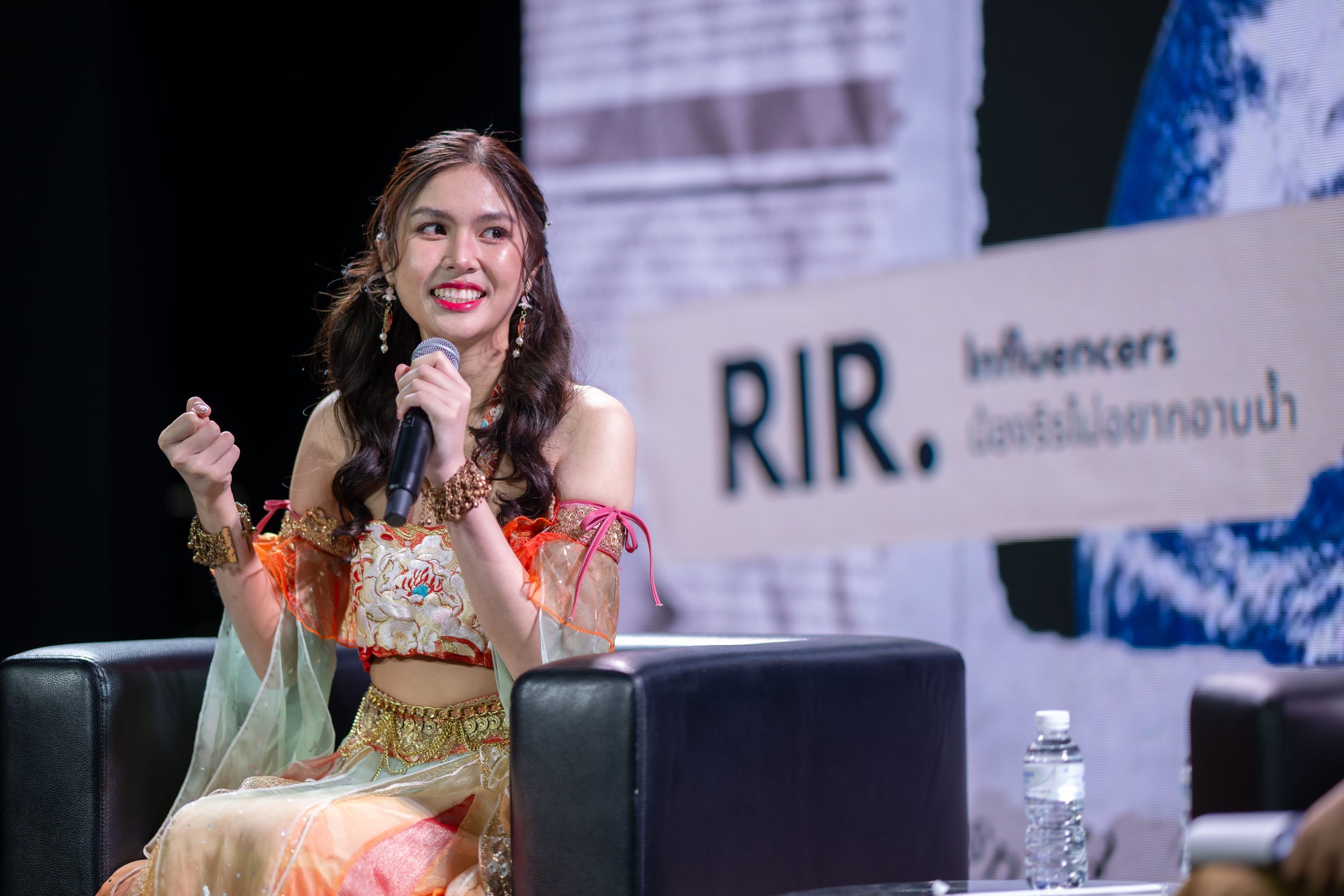 ThaiLandECommerce2025-D2-Photo 1-301